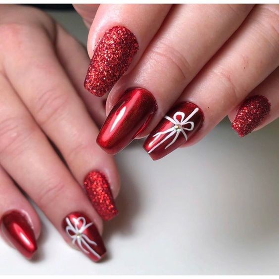 53 Nail art de Noël pour une manucure de fêtes réussie 50 53 Nail art de Noël pour une manucure de fêtes réussie 50