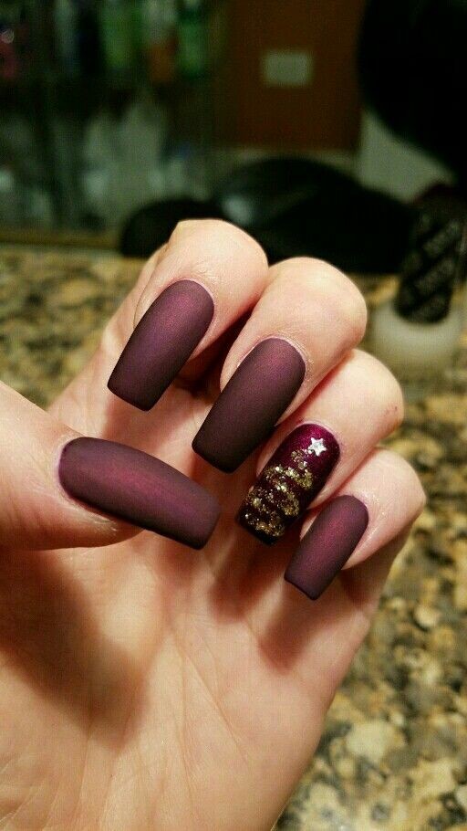 53 Nail art de Noël pour une manucure de fêtes réussie 54 53 Nail art de Noël pour une manucure de fêtes réussie 54