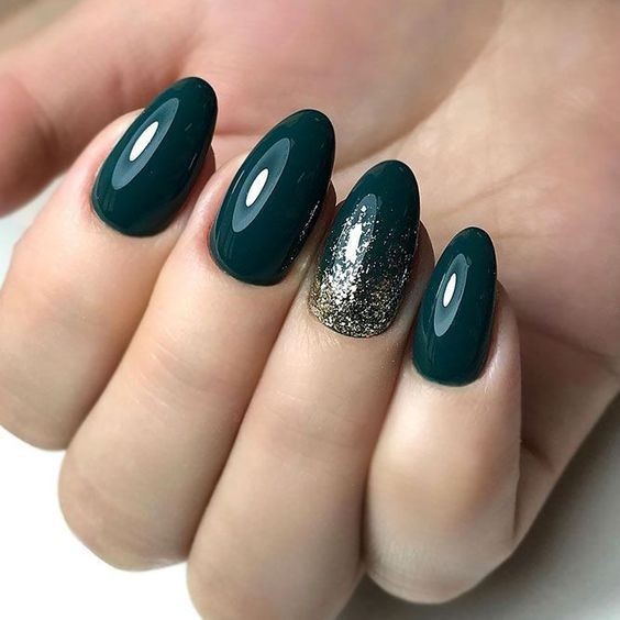 19 idées d'ongles de Noël vert émeraude à essayer à ce Noël 18 19 idées d'ongles de Noël vert émeraude à essayer à ce Noël 18