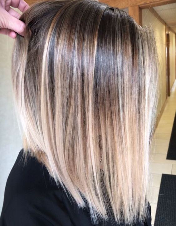 10 Coupes carré tendance 2022 qui rendent une femme irrésistible 5 10 Coupes carré tendance 2022 qui rendent une femme irrésistible 5