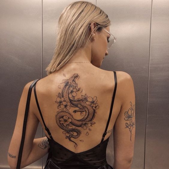49 styles de tatouages pour femme pour vous inspirer 32