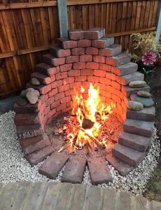16 Feux de jardin en briques faciles à faire en moins de 30 minutes 8 16 Feux de jardin en briques faciles à faire en moins de 30 minutes 8