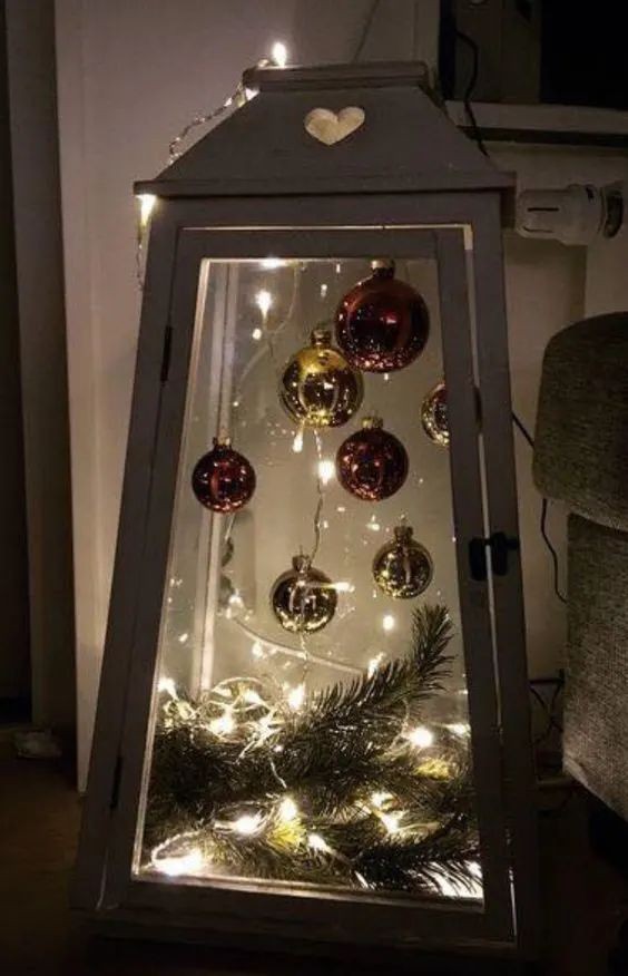 14 Décorations de Noël à faire avec une lanterne 9 14 Décorations de Noël à faire avec une lanterne 9