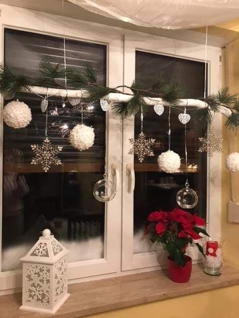 12 Idées de déco de Noël pour embellir la fenêtre 1 12 Idées de déco de Noël pour embellir la fenêtre 1