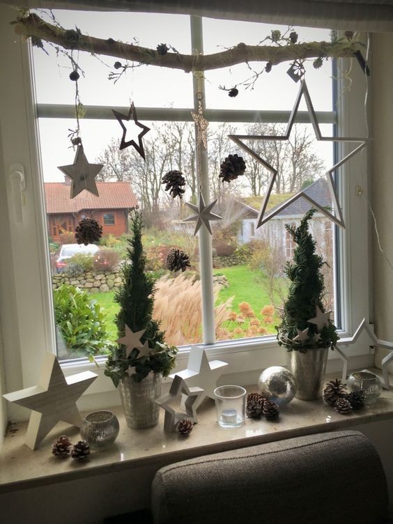 12 Idées de déco de Noël pour embellir la fenêtre 5 12 Idées de déco de Noël pour embellir la fenêtre 5