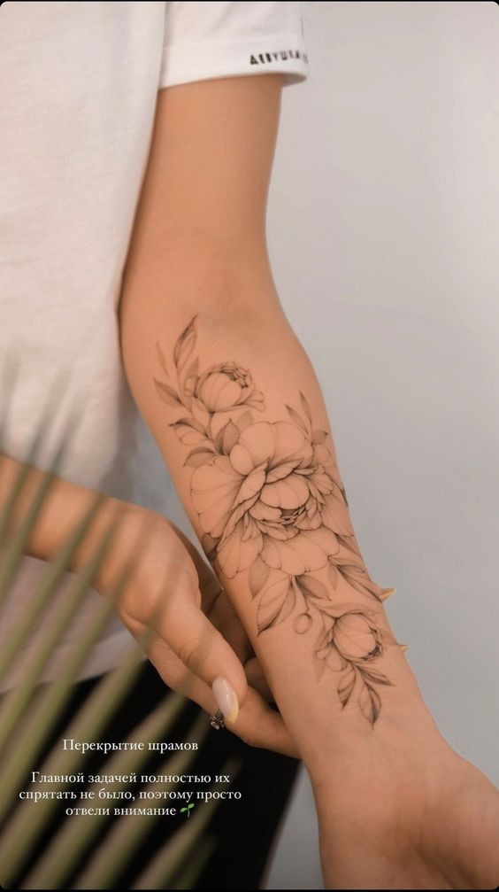 54 Tatouages fleur avant-bras qui rendent une femme irrésistible 20
