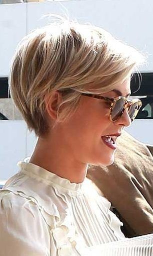 36 Coupes de cheveux courtes qui rendent une femme époustouflante 21 36 Coupes de cheveux courtes qui rendent une femme époustouflante 21