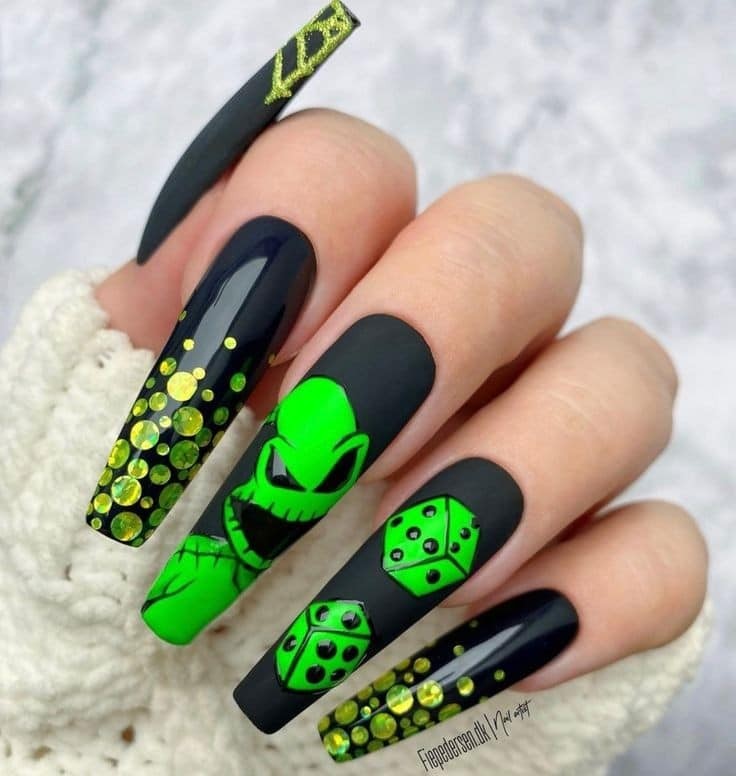 54 idées amusantes et effrayante d'ongles pour la fête d'Halloween 24 54 idées amusantes et effrayante d'ongles pour la fête d'Halloween 24