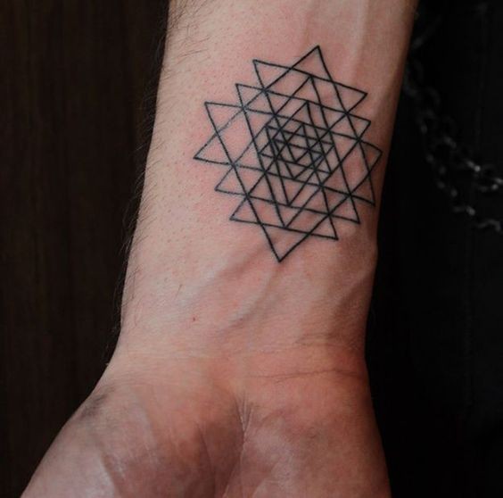 60 Idées de tatouages pour homme pour vous inspirer 12