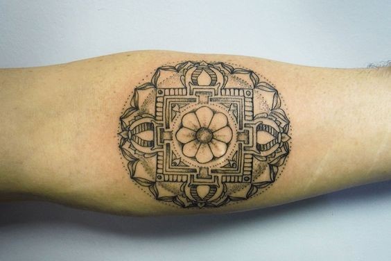 60 Idées de tatouages pour homme pour vous inspirer 33