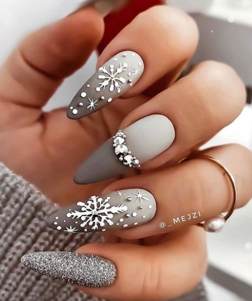 20 idées d'ongles gris que vous allez adorer 15 20 idées d'ongles gris que vous allez adorer 15