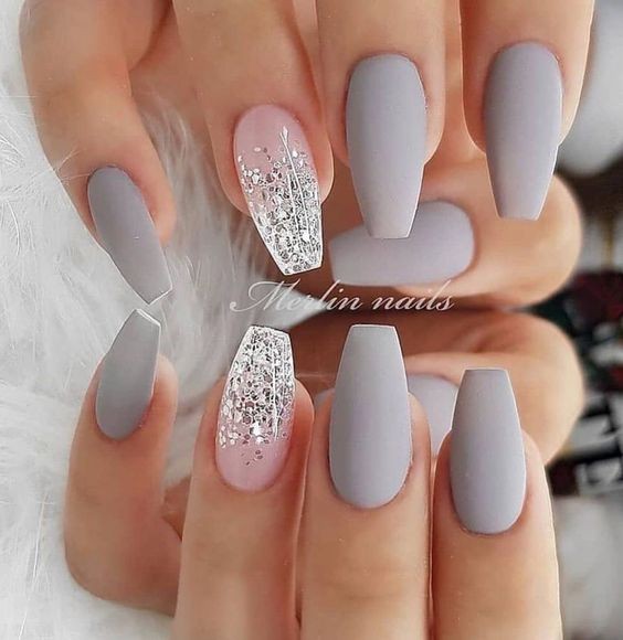 20 idées d'ongles gris que vous allez adorer 19 20 idées d'ongles gris que vous allez adorer 19
