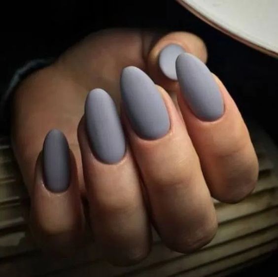 20 idées d'ongles gris que vous allez adorer 21 20 idées d'ongles gris que vous allez adorer 21