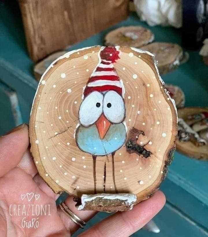27 idées de décoration de Noël avec des bûches de bois 15