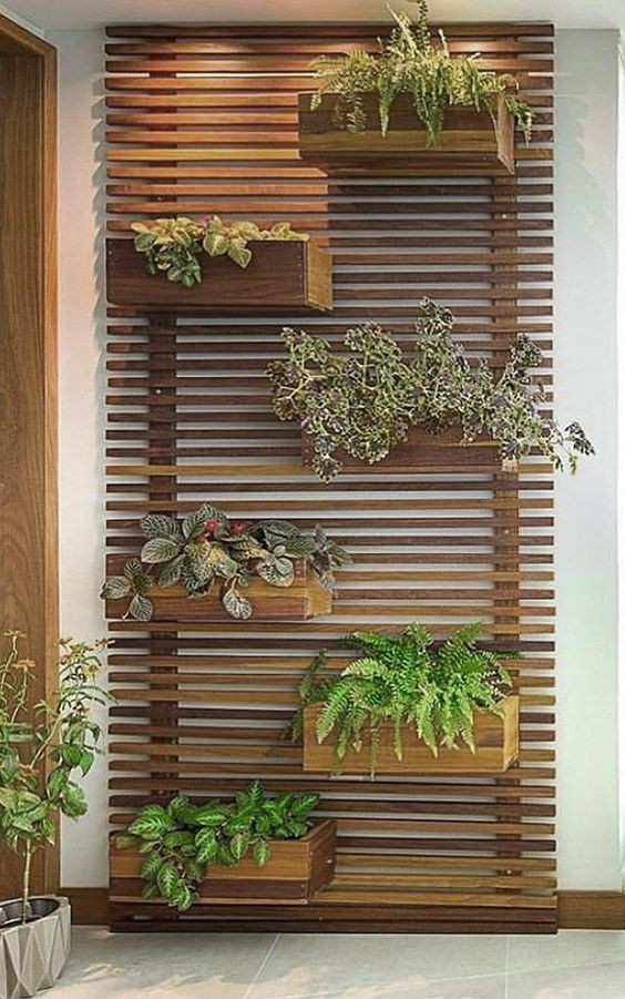 31 idées de jardinières murales en bois pour vos plantes 3