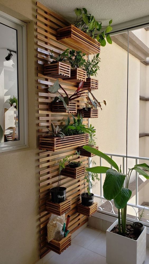 31 idées de jardinières murales en bois pour vos plantes 27 31 idées de jardinières murales en bois pour vos plantes 27