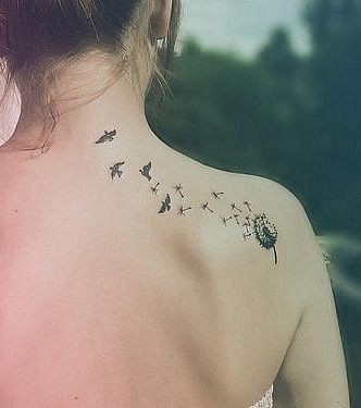 47 Tatouages nuque à la fois discrets et sensuels 16 47 Tatouages nuque à la fois discrets et sensuels 16