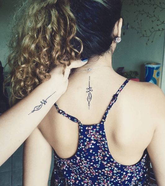 47 Tatouages nuque à la fois discrets et sensuels 20 47 Tatouages nuque à la fois discrets et sensuels 20