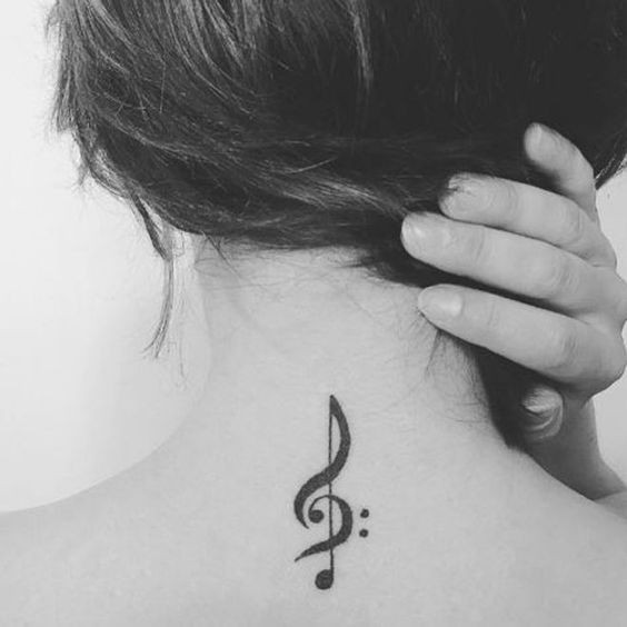 47 Tatouages nuque à la fois discrets et sensuels 23 47 Tatouages nuque à la fois discrets et sensuels 23