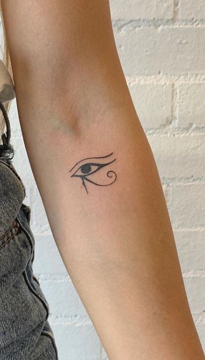 Les 44 plus beaux tatouages minimalistes pour s'inspirer 42 Les 44 plus beaux tatouages minimalistes pour s'inspirer 42