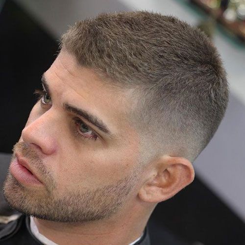 22 styles de Buzz-Cuts à connaître avant de vous raser la tête 11