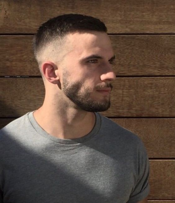 22 styles de Buzz-Cuts à connaître avant de vous raser la tête 17