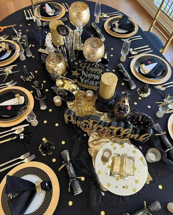 9 Décorations de table de Nouvel an en Noir et Or 18 9 Décorations de table de Nouvel an en Noir et Or 18