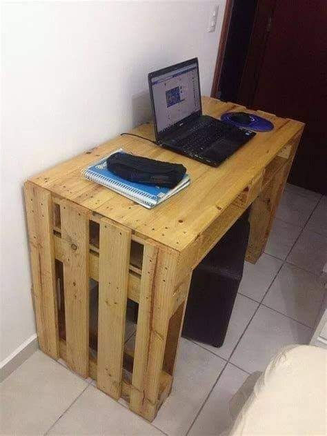 17 idées de bureaux en palettes pour votre espace de travail 22 17 idées de bureaux en palettes pour votre espace de travail 22