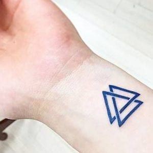 25 tatouages minimalistes à la fois élégants et discrets 1