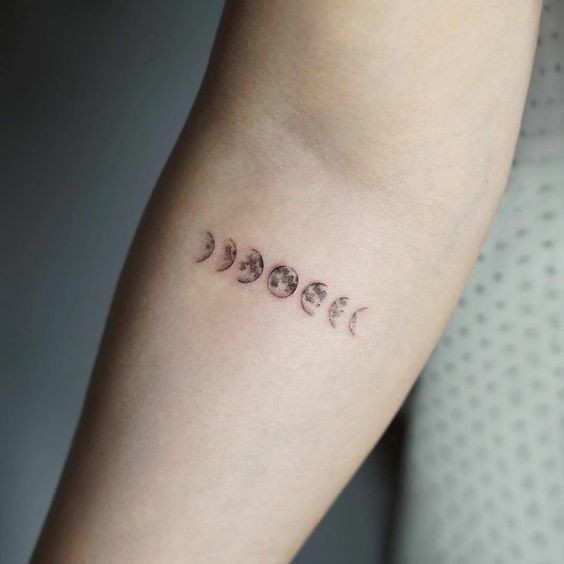 25 tatouages minimalistes à la fois élégants et discrets 1
