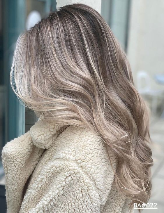 50 nuances de balayages blonds : miel, californien et cendré 31 50 nuances de balayages blonds : miel, californien et cendré 31