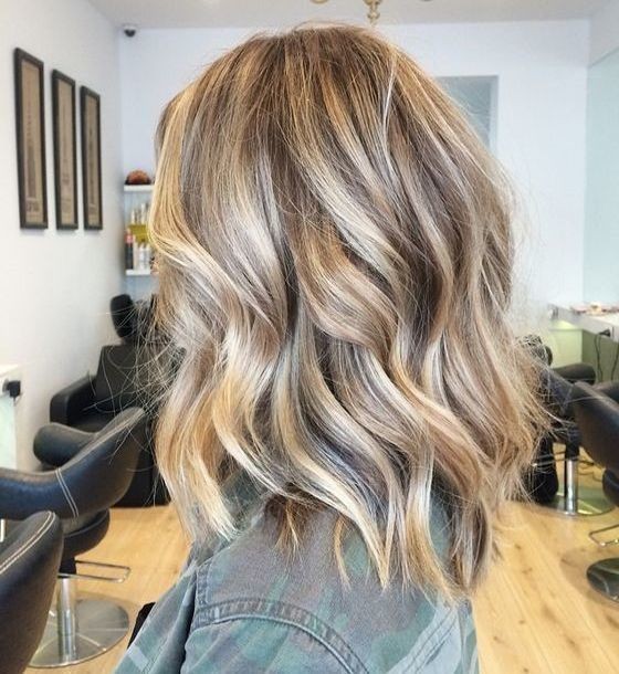 10 idées de coiffures pour cheveux blonds foncés 6