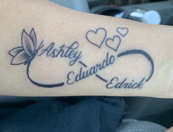 Tatouage infini : signification et 19 idées pour vous inspirer ! 3
