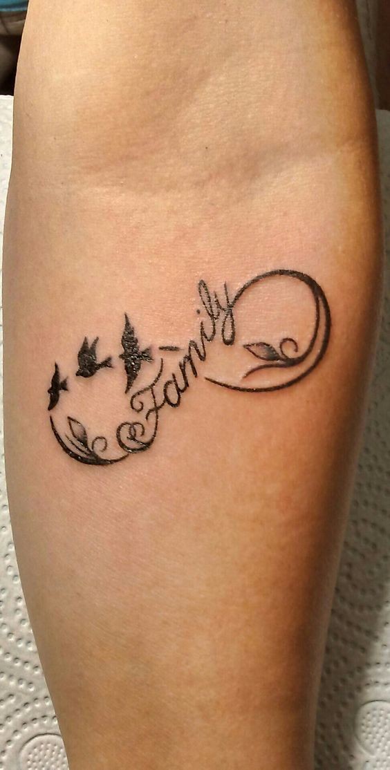 Tatouage infini : signification et 19 idées pour vous inspirer ! 9