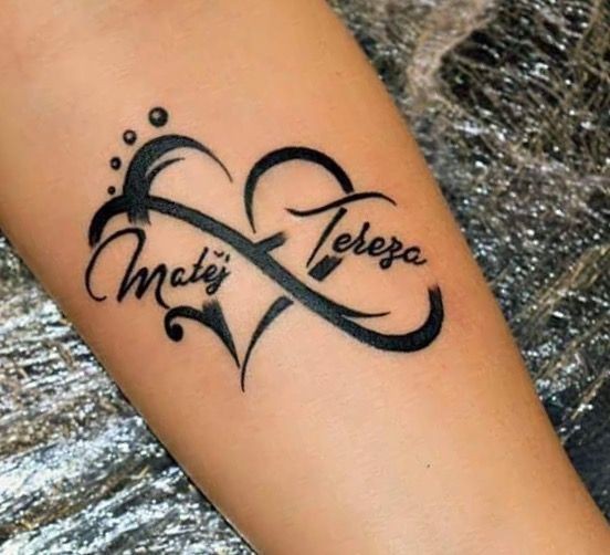 Tatouage infini : signification et 19 idées pour vous inspirer ! 10