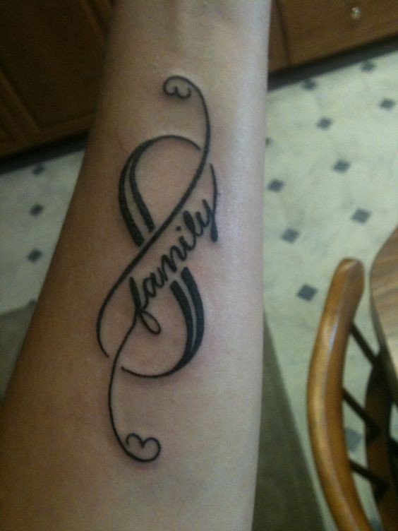Tatouage infini : signification et 19 idées pour vous inspirer ! 13