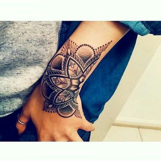 30 beaux tatouages ???mandala de bras pour femme 11 30 beaux tatouages ???mandala de bras pour femme 11