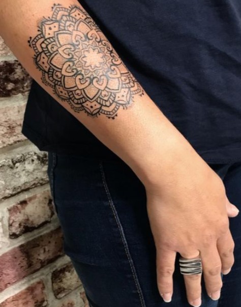 30 beaux tatouages ???mandala de bras pour femme 17 30 beaux tatouages ???mandala de bras pour femme 17