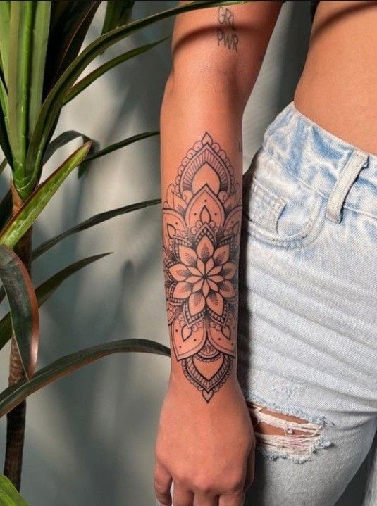 30 beaux tatouages ???mandala de bras pour femme 30 30 beaux tatouages ???mandala de bras pour femme 30