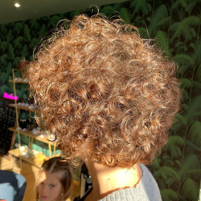 50 Coupes de Cheveux Courtes Pour Les Cheveux Fins A Essayer en 2023 32 50 Coupes de Cheveux Courtes Pour Les Cheveux Fins A Essayer en 2023 32