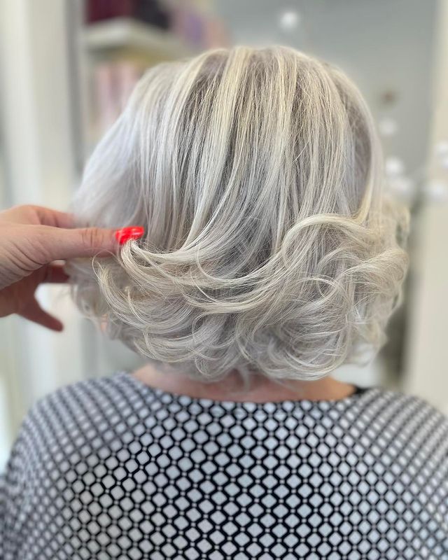 50 Coupes de Cheveux Courtes Pour Les Cheveux Fins A Essayer en 2023 44 50 Coupes de Cheveux Courtes Pour Les Cheveux Fins A Essayer en 2023 44