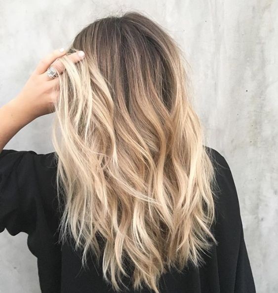 Balayage Blond : 38 Idées Qui Rendent une Femme Irrésistible 13 Balayage Blond : 38 Idées Qui Rendent une Femme Irrésistible 13
