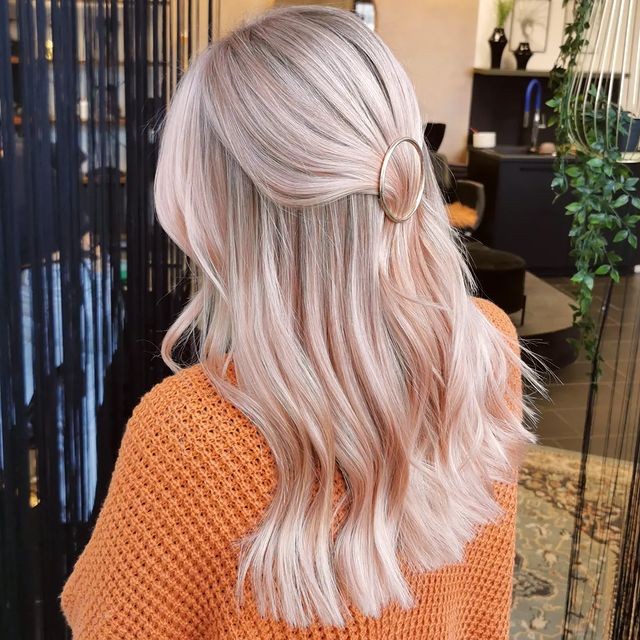 Balayage Blond : 38 Idées Qui Rendent une Femme Irrésistible 30 Balayage Blond : 38 Idées Qui Rendent une Femme Irrésistible 30