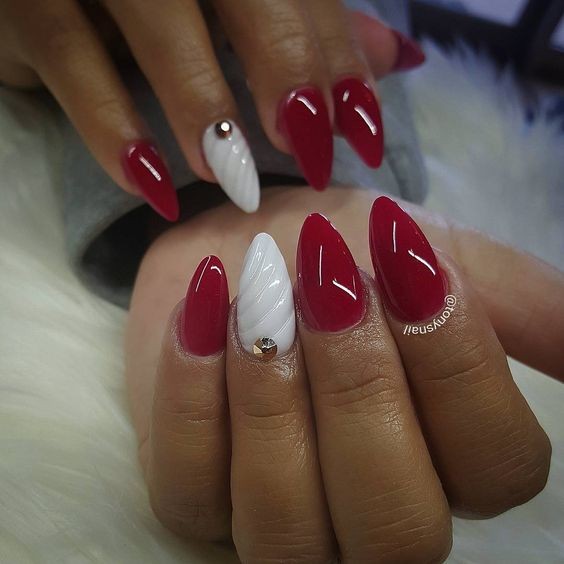 23 façons de porter le rouge sur vos ongles 1 23 façons de porter le rouge sur vos ongles 1