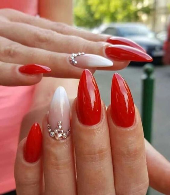 23 façons de porter le rouge sur vos ongles 5 23 façons de porter le rouge sur vos ongles 5