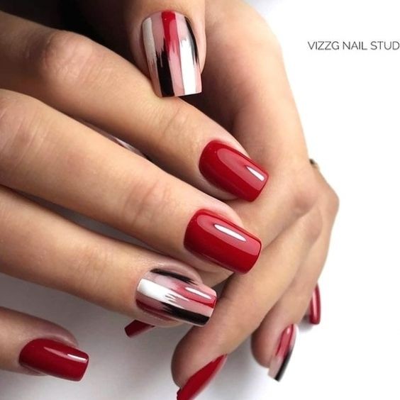23 façons de porter le rouge sur vos ongles 13 23 façons de porter le rouge sur vos ongles 13