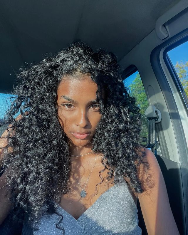 40 Coupes Cheveux Bouclés pour Transformer Votre Look et Booster Votre Confiance 1