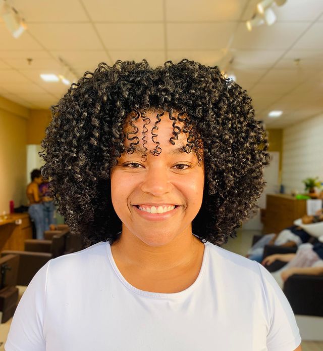 40 Coupes Cheveux Bouclés pour Transformer Votre Look et Booster Votre Confiance 1