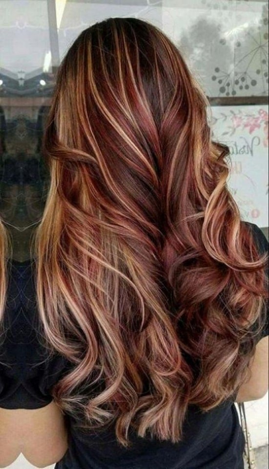 13 Couleurs de cheveux cuivrées avec mèches blondes 10 13 Couleurs de cheveux cuivrées avec mèches blondes 10