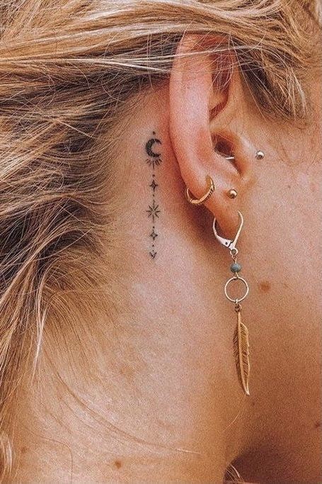 19 tatouages derrière l'oreille à la fois discrets et jolis 5 19 tatouages derrière l'oreille à la fois discrets et jolis 5